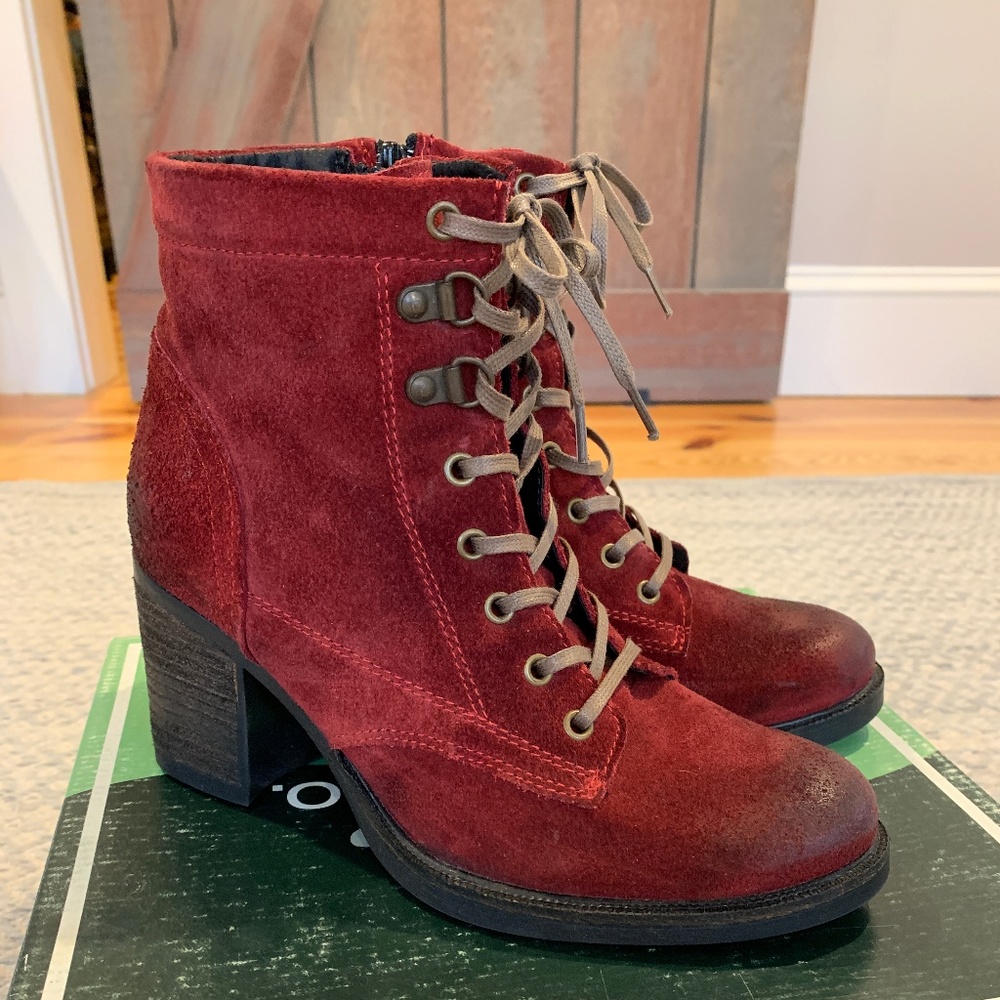 Bos. & Co. Women's Basey Scarlet Boots - sz EU 37